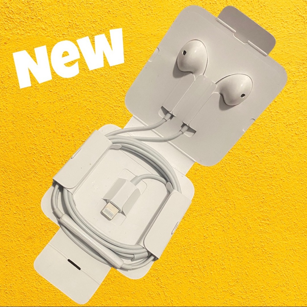 New Iphones headphones/white/unisex/wired